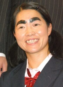 石崎ディレクター,顔画像,イモトアヤコ,キス