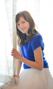 川口春奈,パーカー姿