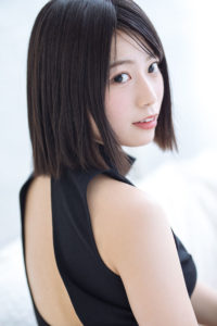 東村芽依,防弾少年団
